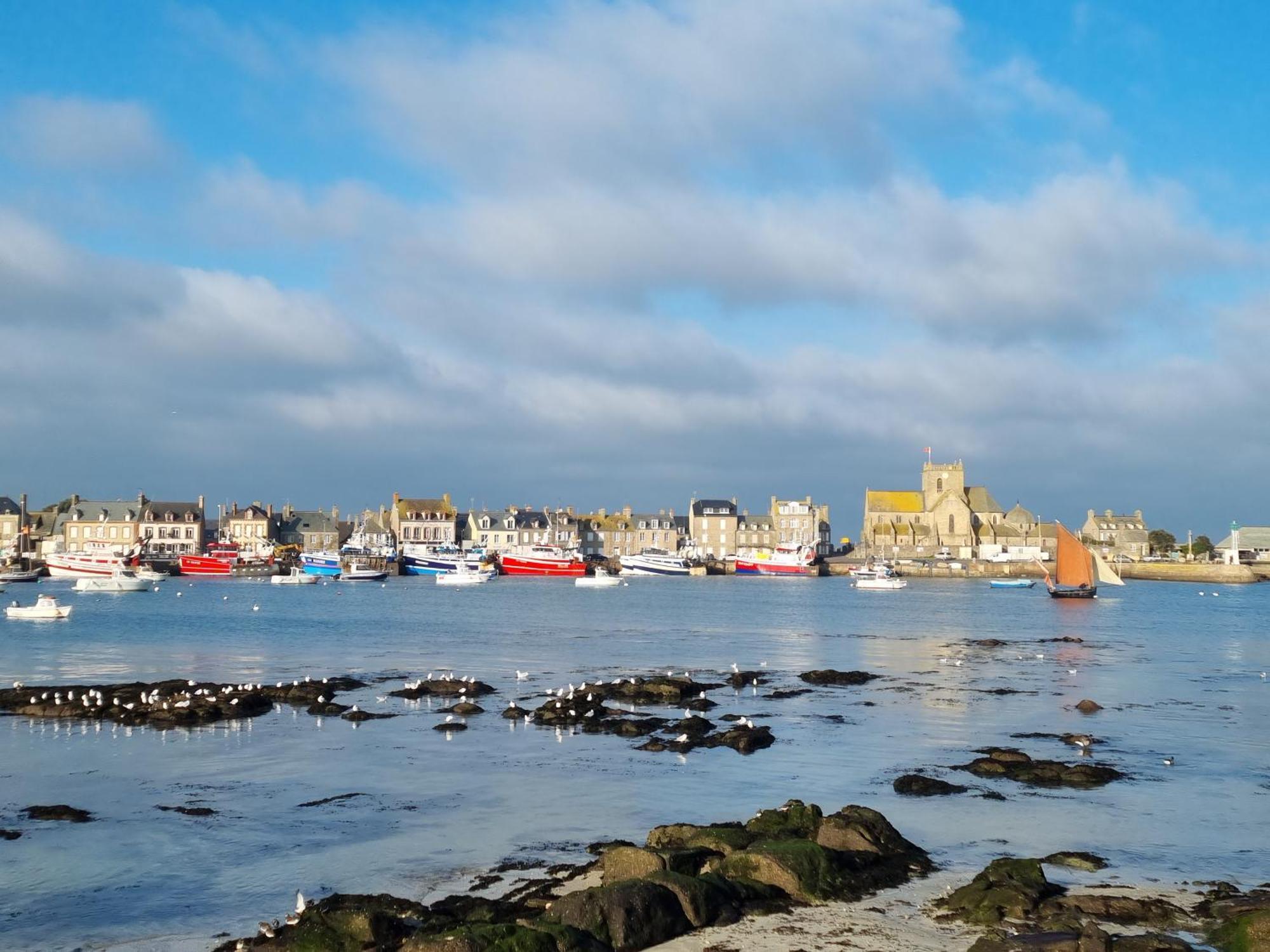 Le Conquerant - Chambres Meublees - Barfleur Buitenkant foto